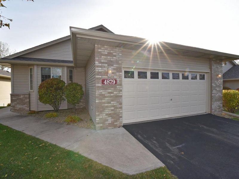 4879 130th St N, Hugo, MN 55038