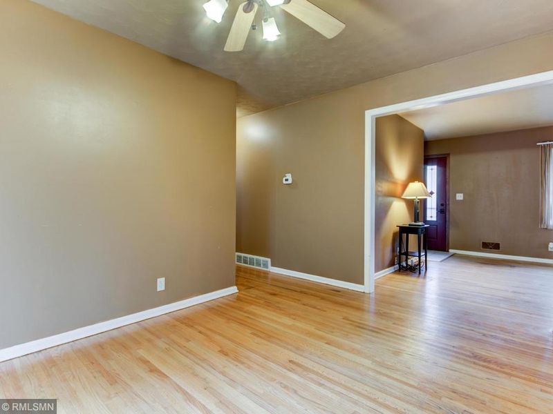 1826 Agate St, Maplewood, MN 55117