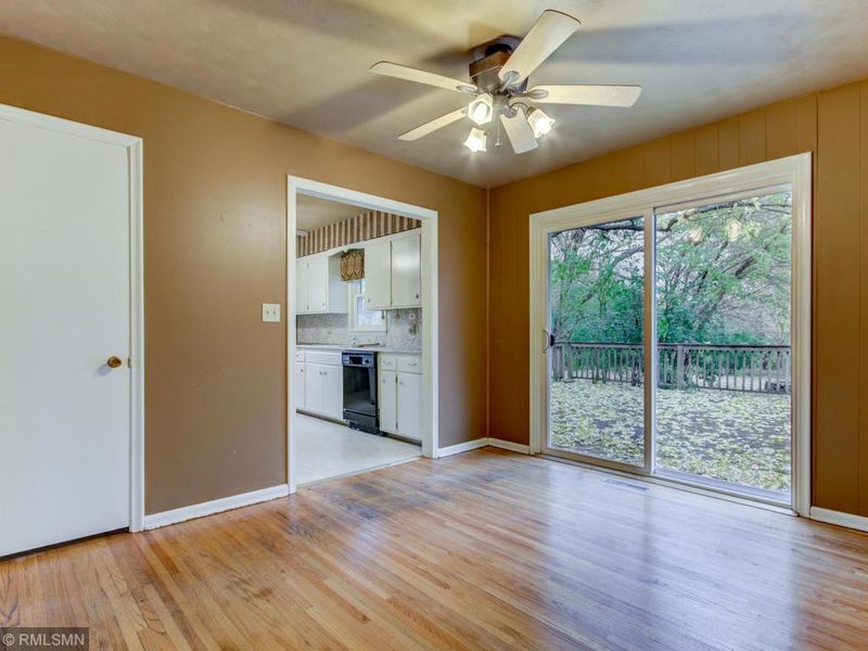 1826 Agate St, Maplewood, MN 55117