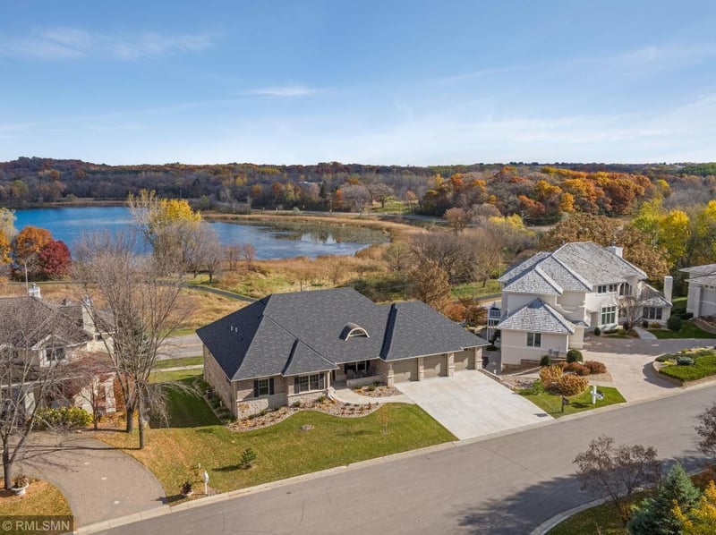 7612 S Bay Cir, Bloomington, MN 55438
