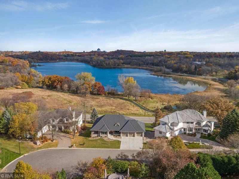7612 S Bay Cir, Bloomington, MN 55438