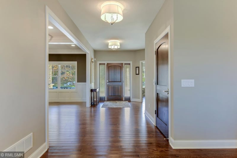 7612 S Bay Cir, Bloomington, MN 55438
