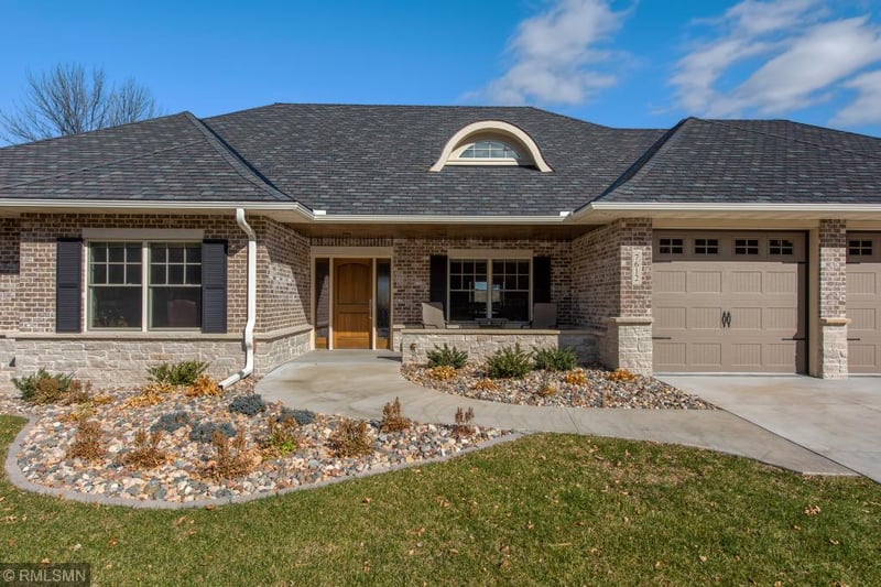 7612 S Bay Cir, Bloomington, MN 55438