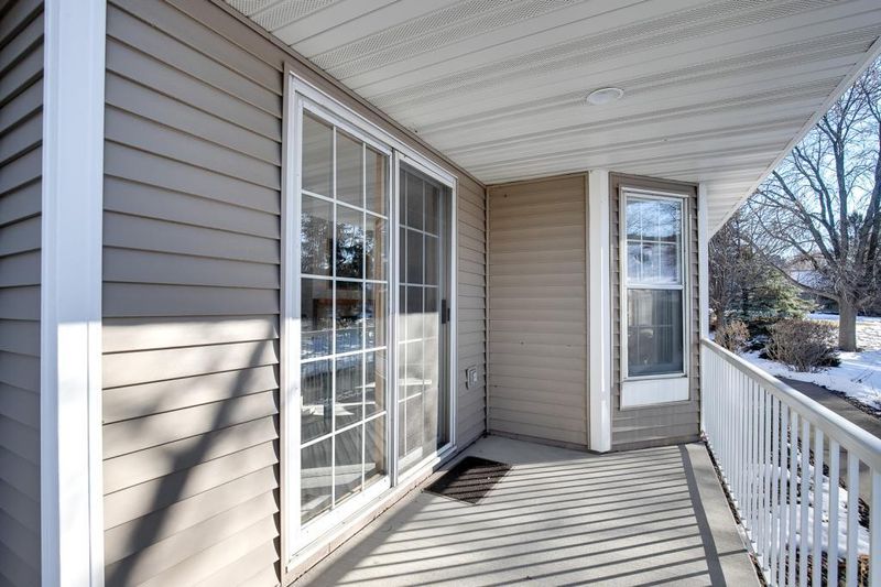 14729 Oak Run Ln, Burnsville, MN 55306
