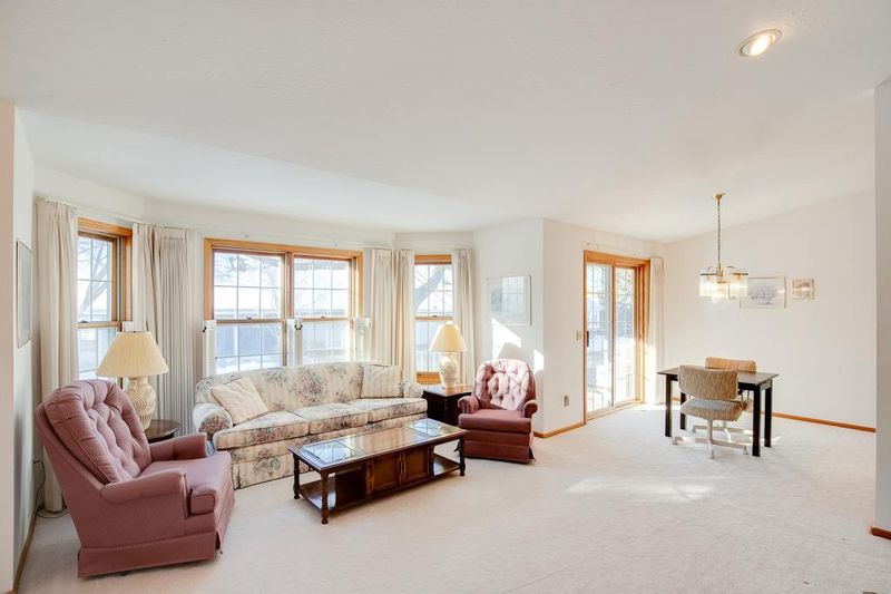 14729 Oak Run Ln, Burnsville, MN 55306