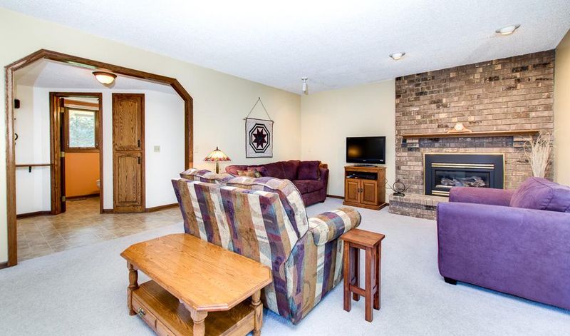 4297 James Ave, Arden Hills, MN 55112