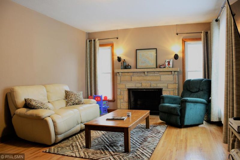 1212 Larpenteur Ave E, Maplewood, MN 55109