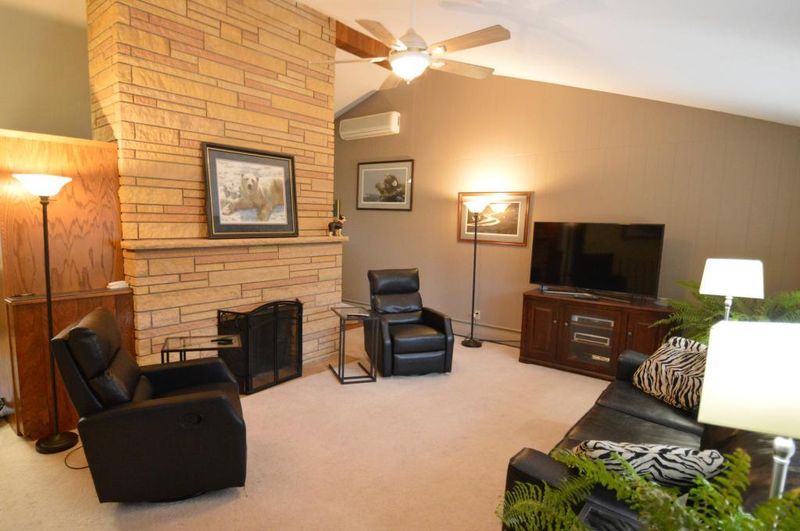 458 Tyrol Dr, Brainerd, MN 56401