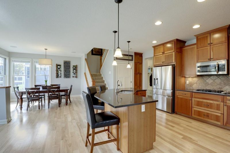13352 Couchtown Ct, Rosemount, MN 55068