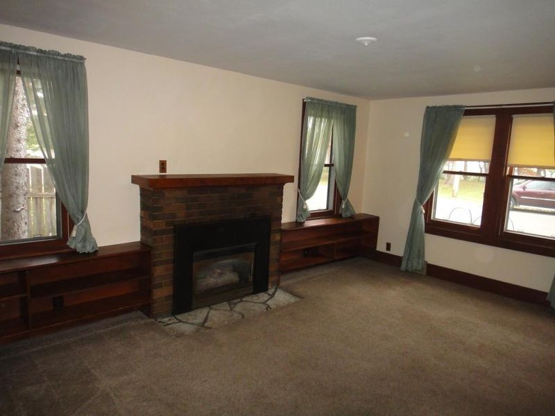 2756 1st St, Eau Claire, WI 54703