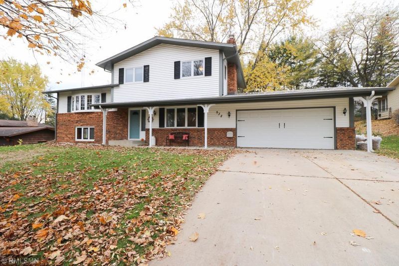 938 Dawn Ave, Shoreview, MN 55126