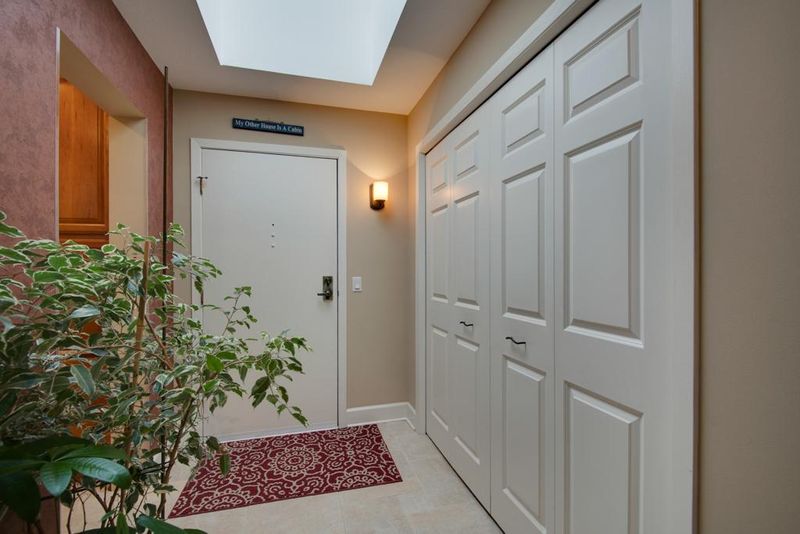 5901 Laurel Ave #332, Golden Valley, MN 55416
