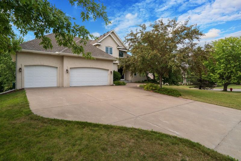 10081 Bridgewater Bay, Woodbury, MN 55129