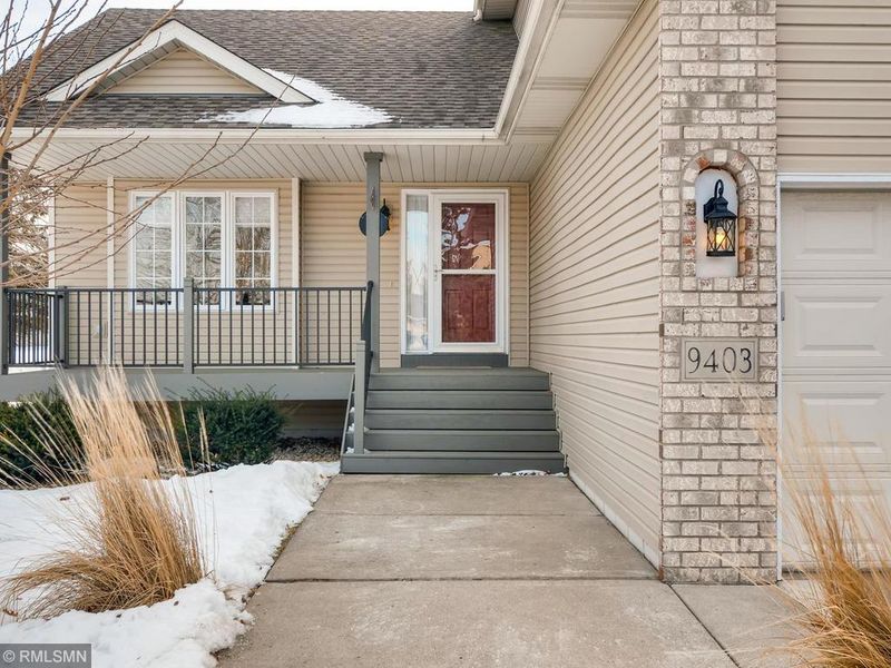 9403 White Oaks Ct, Champlin, MN 55316