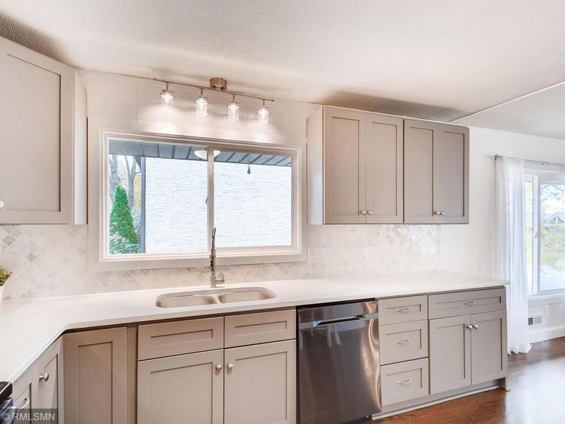1470 Mississippi St, New Brighton, MN 55112