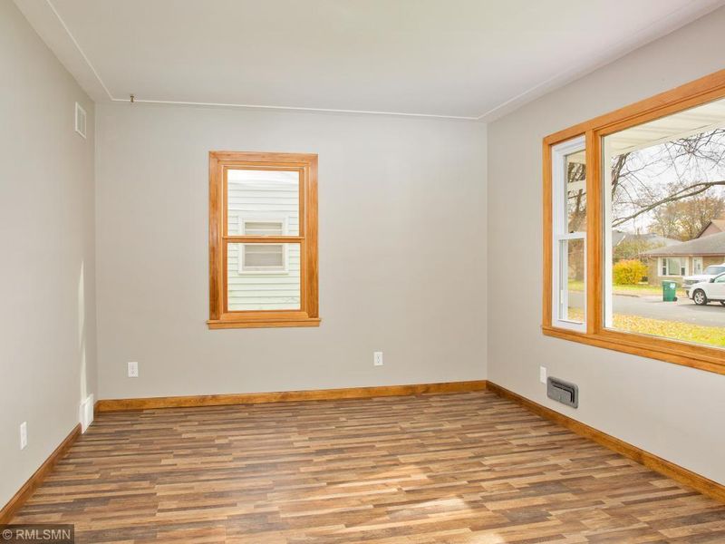 303 E Elmwood St, Arlington, MN 55307