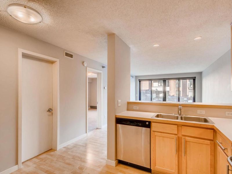 48 Groveland Ter #103, Minneapolis, MN 55403