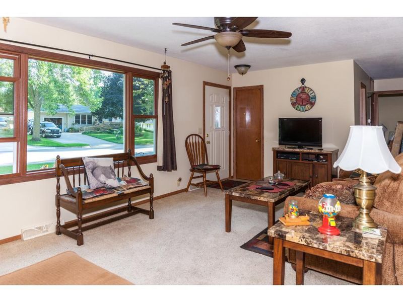 1426 9th St SW, Faribault, MN 55021