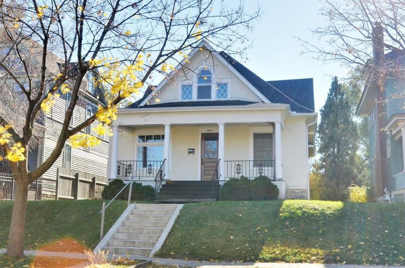 1052 Laurel Ave, Saint Paul, MN 55104
