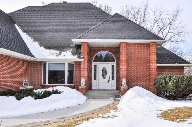8806 Sycamore Ct, Eden Prairie, MN 55347
