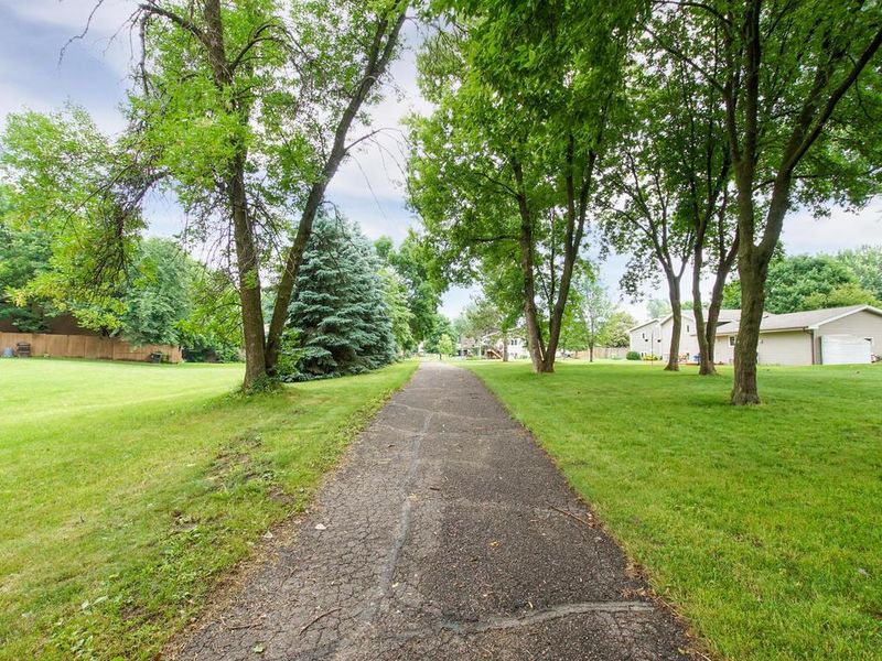 9937 64th Cir N, Maple Grove, MN 55369