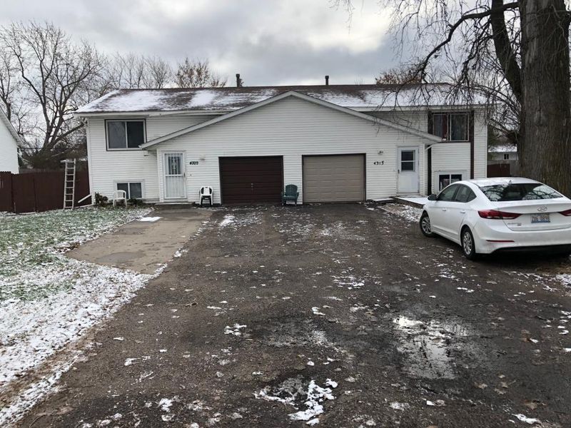 4313 83rd Cir N, Brooklyn Park, MN 55443