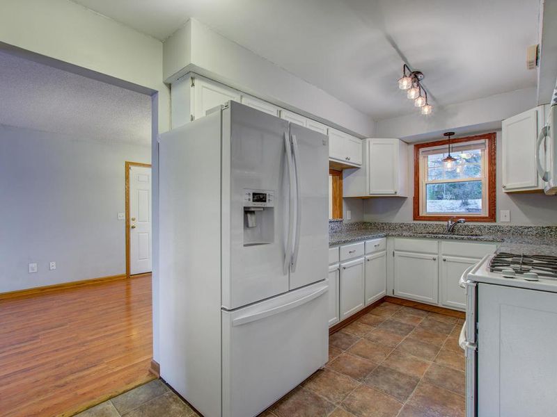 14913 Orchard Dr, Burnsville, MN 55306