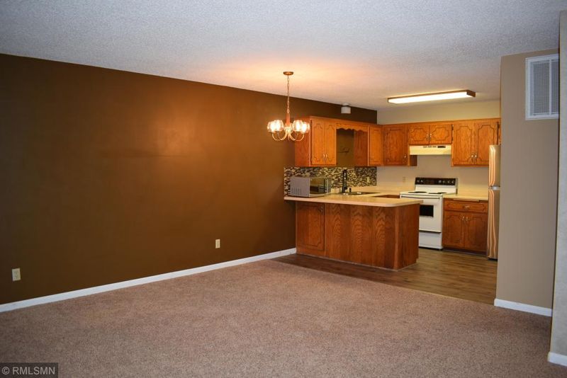 718 Ridge Dr SE, Saint Michael, MN 55376