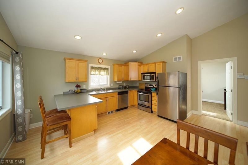 10 6th St, Proctor, MN 55810
