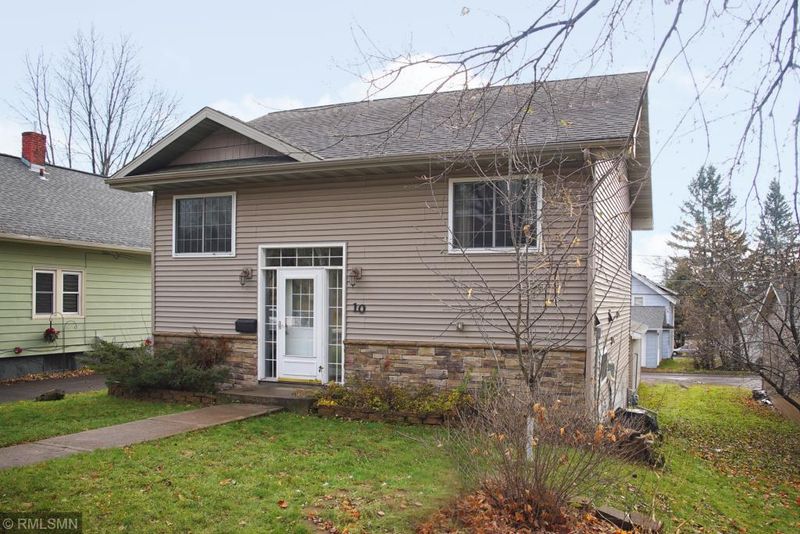 10 6th St, Proctor, MN 55810