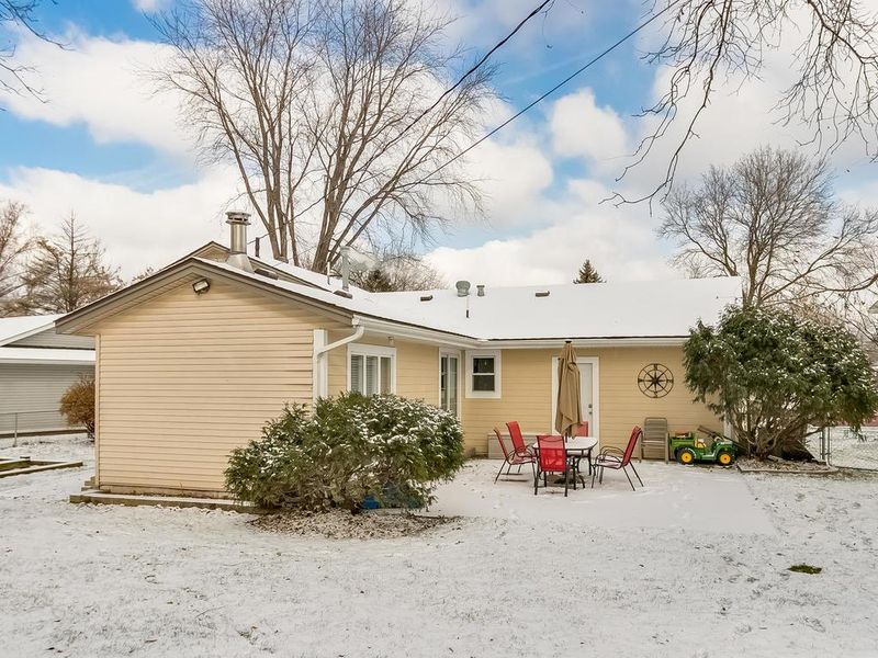 276 Walnut Ln, Apple Valley, MN 55124