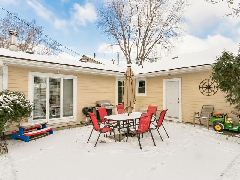 276 Walnut Ln, Apple Valley, MN 55124