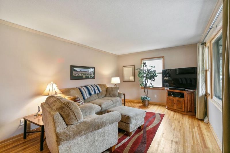 831 22nd Ave NW, New Brighton, MN 55112