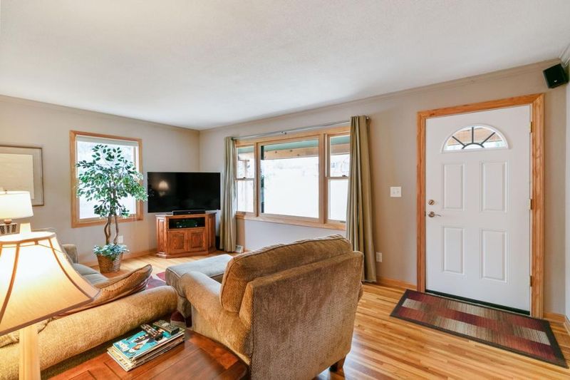 831 22nd Ave NW, New Brighton, MN 55112
