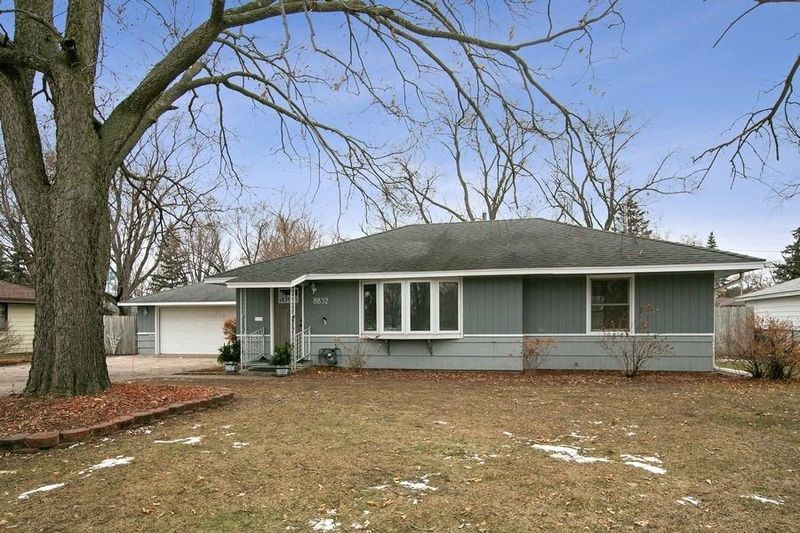 8832 Park Ave S, Bloomington, MN 55420