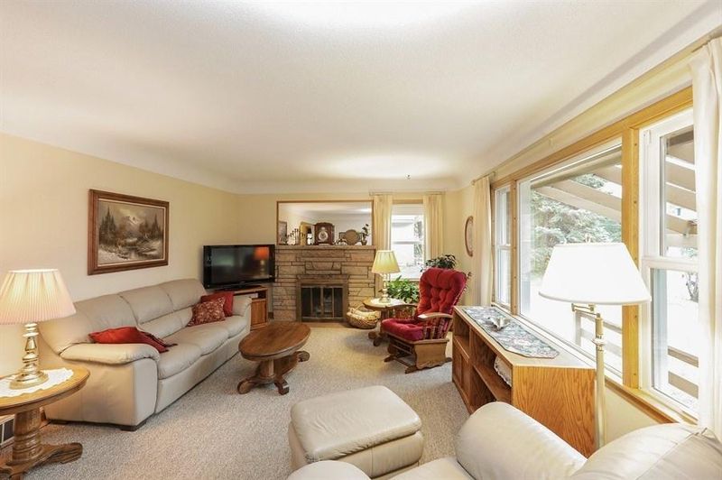 1935 Larpenteur Ave E, Maplewood, MN 55109