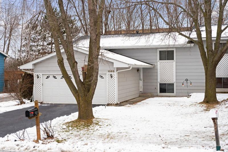 1065 Eastview Cir, Shakopee, MN 55379