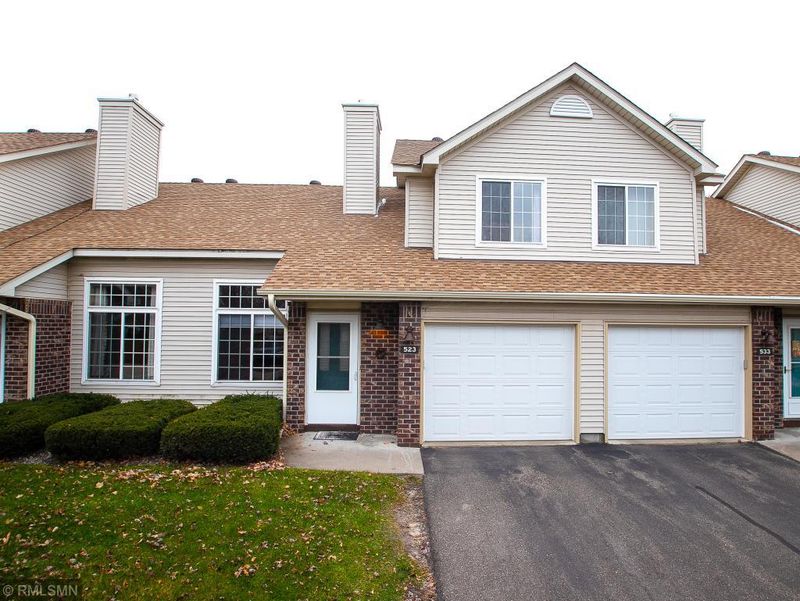 523 Old Town Dr #36, New Brighton, MN 55112