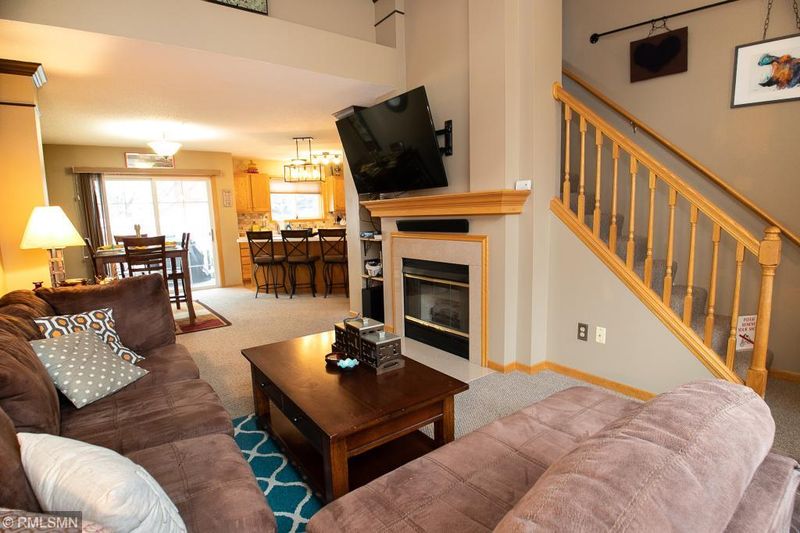 523 Old Town Dr #36, New Brighton, MN 55112