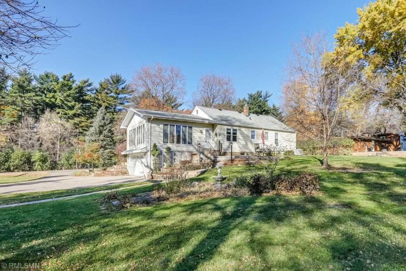 3814 Mcmenemy St, Vadnais Heights, MN 55127