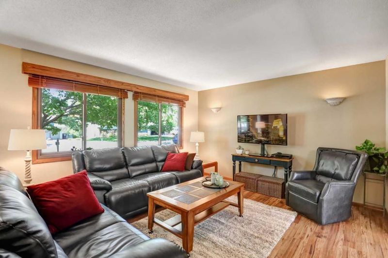 10609 Yukon Rd S, Bloomington, MN 55438