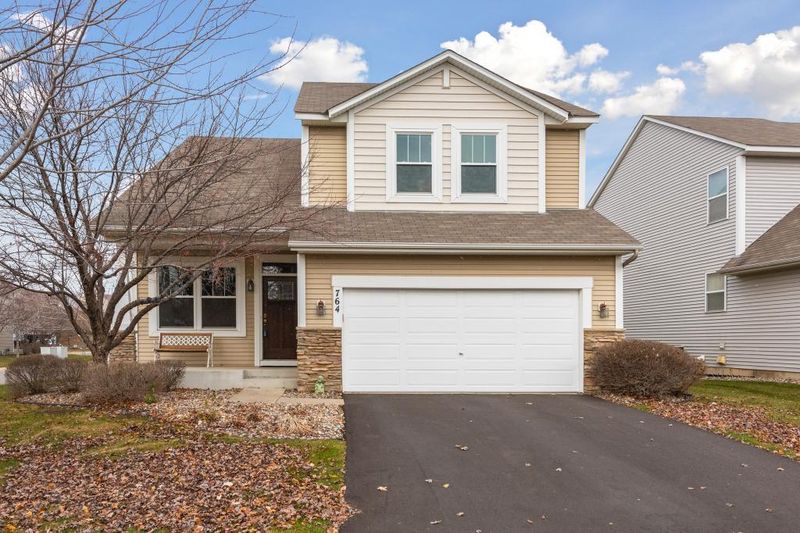 764 Bennett Dr, Chaska, MN 55318
