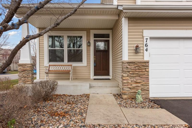 764 Bennett Dr, Chaska, MN 55318