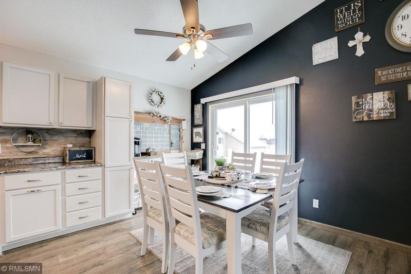 37831 Gerald Ave, North Branch, MN 55056