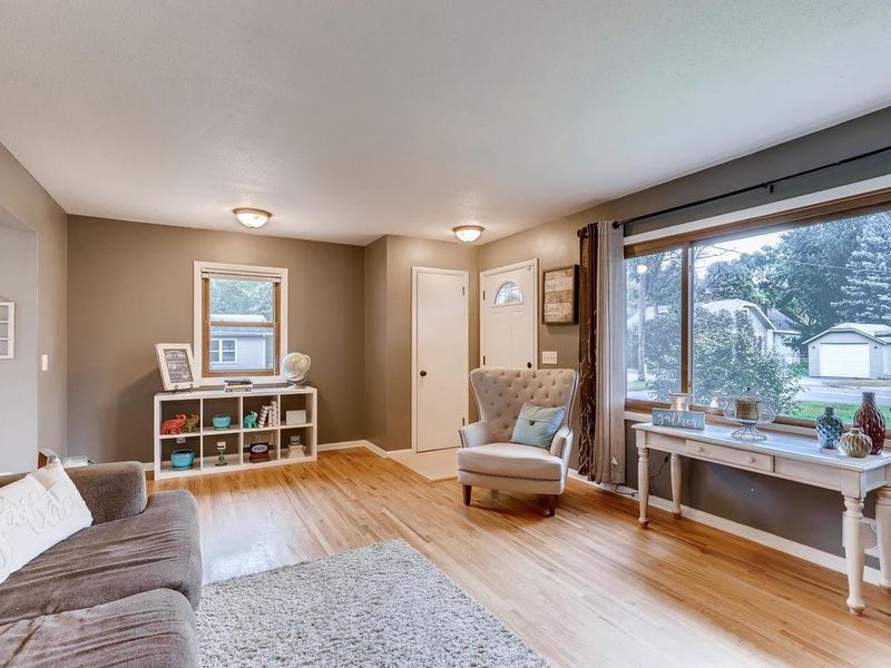 2021 7th St N, North Saint Paul, MN 55109