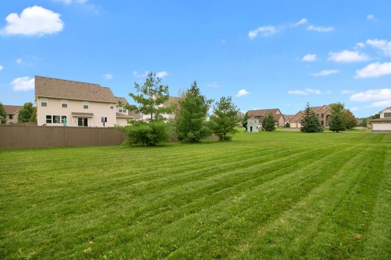10193 Florida Cir, Brooklyn Park, MN 55445