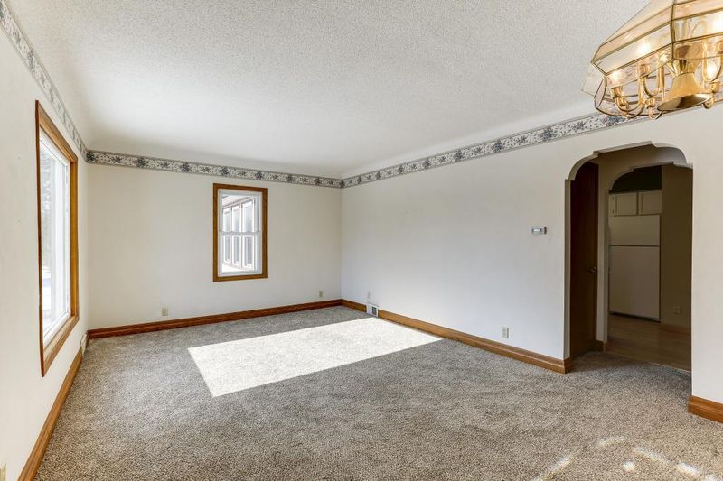 185 Logan Ave W, West Saint Paul, MN 55118