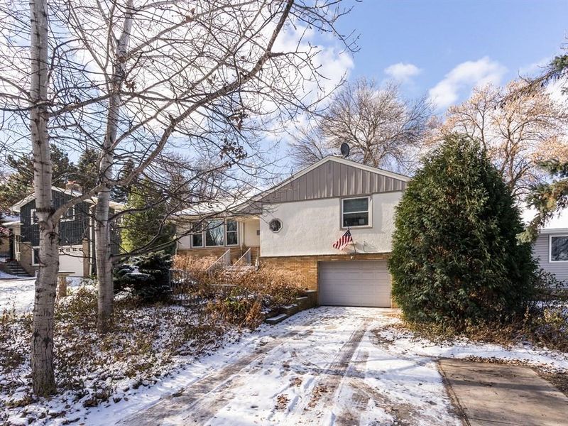 216 20th Ave S, South Saint Paul, MN 55075