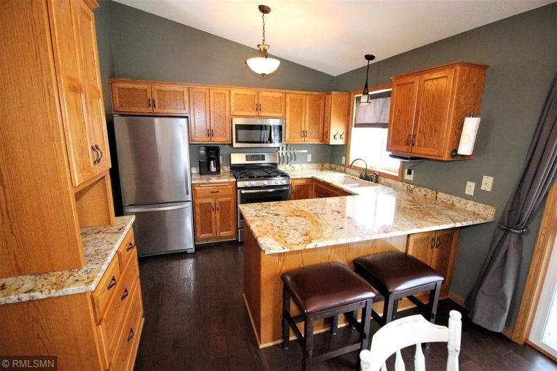 416 Highview Dr W, Sartell, MN 56377