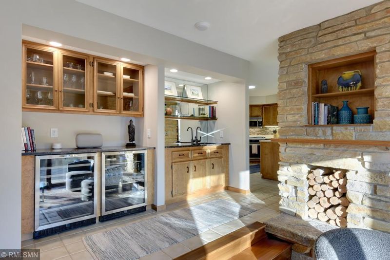 14810 Mcginty Rd W, Wayzata, MN 55391